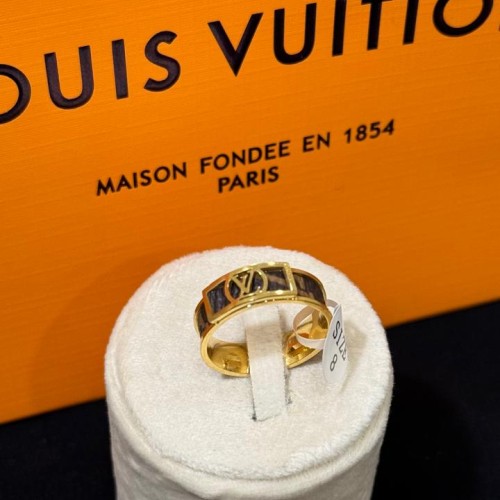 خاتم ماركة لويس فايتون بدون ملحقات 