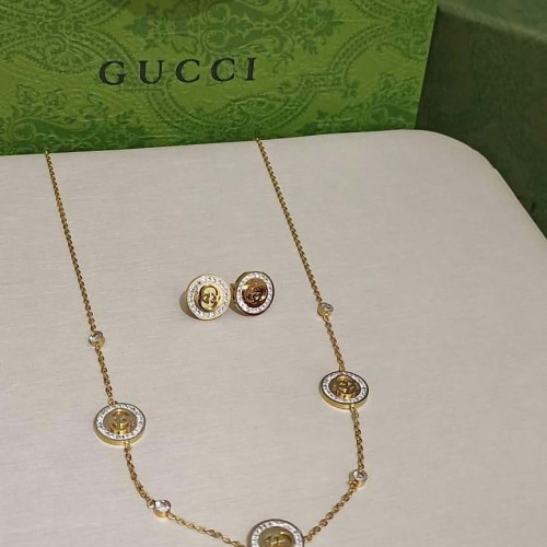 سلسال مع حلق ماركة قوتشي بدون ملحقات 