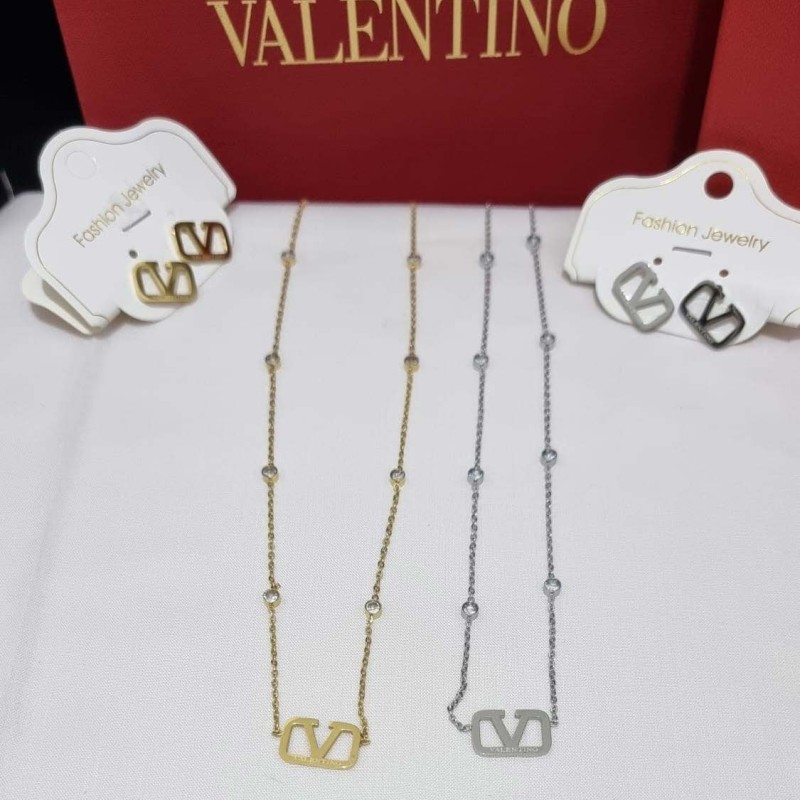 سلسال مع حلق ماركة لويس فايتون