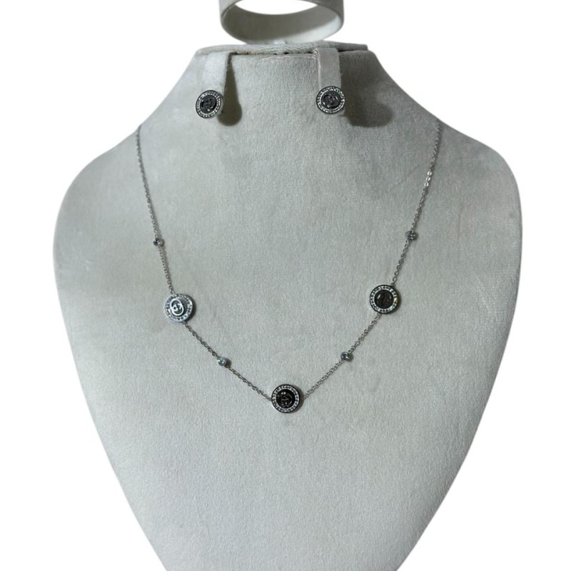 سلسال مع حلق ماركة لويس فايتون