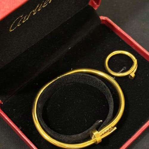 سوار مع خاتم ماركة كارتير بدون ملحقات 