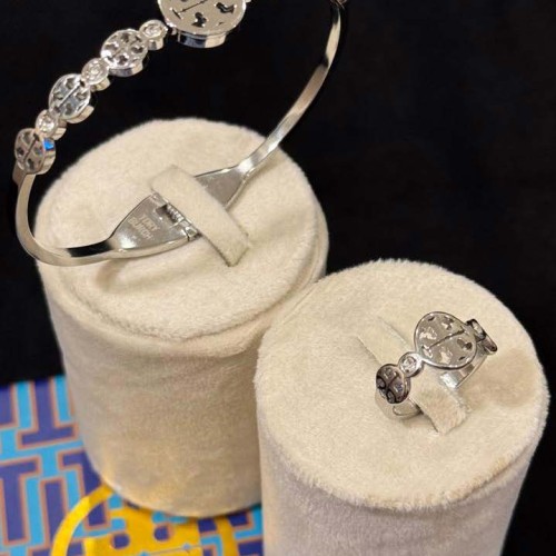 سوار مع خاتم ماركة توري بورش بدون ملحقات 