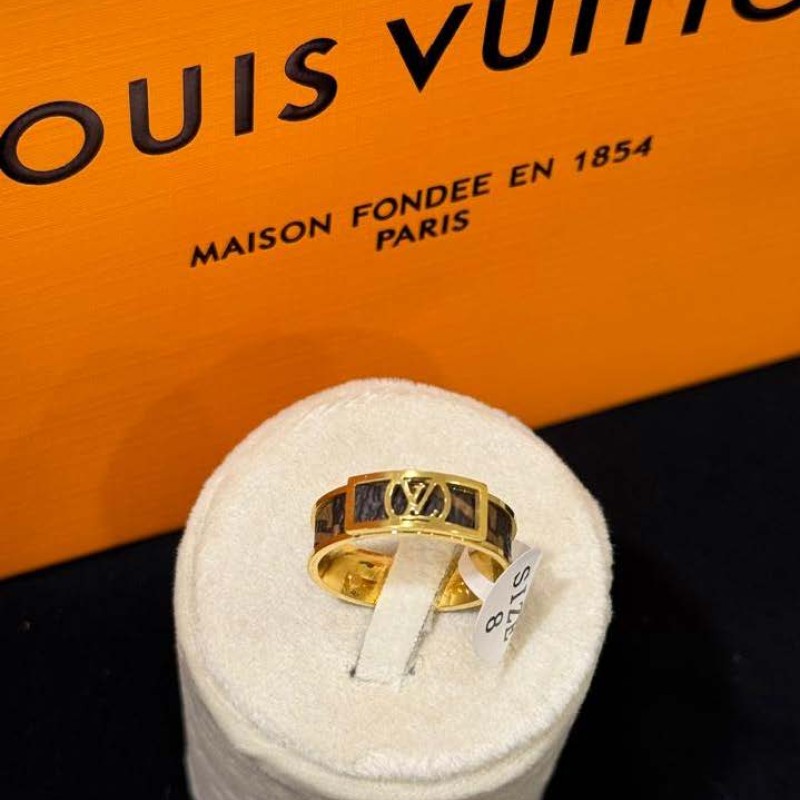 خاتم ماركة فندي